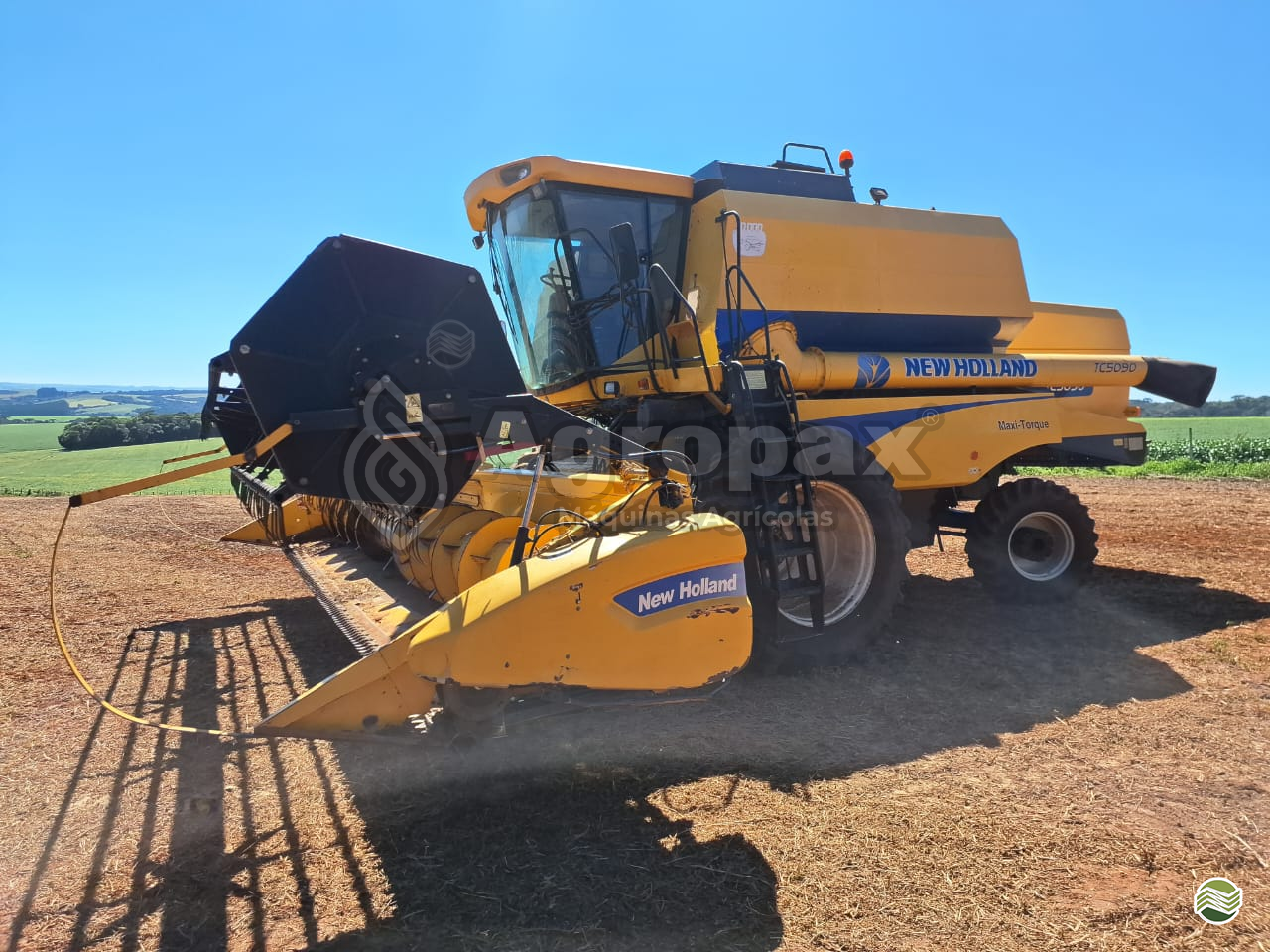 COLHEITADEIRA NEW HOLLAND TC 5090 Agropax Máquinas Agrícolas TIBAGI PARANÁ PR